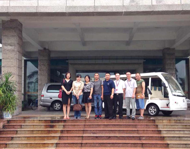 東莞寶月化工一行到公司商談業(yè)務(wù)，為達(dá)成合作意向愉快合照留念。